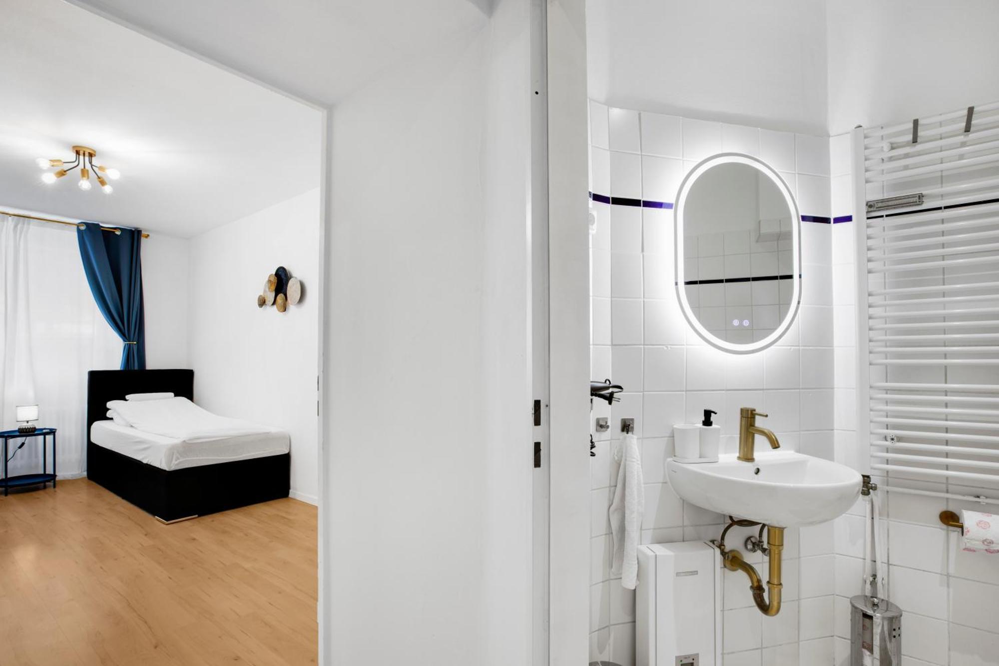 3 Bedroom In Kreuzberg Apartamento *